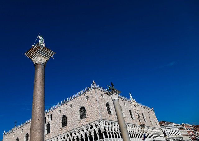 Lion of Venice against blue sky, Veneto, Venice, Italia