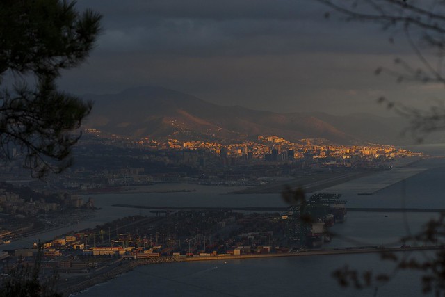 Tramonto burrascoso, Genova