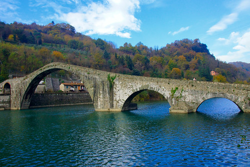 bridge architecture river ancient landscape mediavalle borgoamozzano tuscany toscana italy serchio hill outside