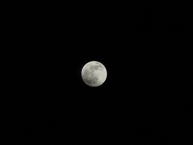 Full Moon, Pre-Eclipse