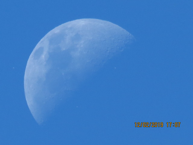Lunar 12-2-19 con Orb Luminosos ( No identificados)