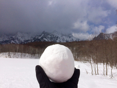 japan kogamiike snow snowball togakushi winter