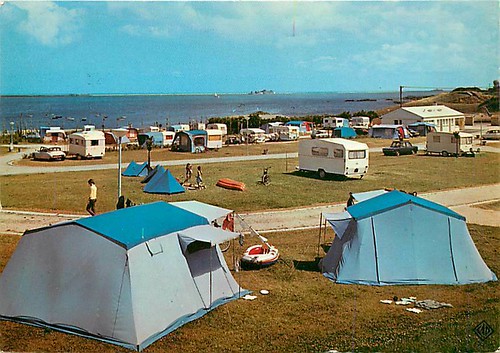50-EQUEURDREVILLE - 30 glorieuses & camping | by Mémoire2Cité vol 27