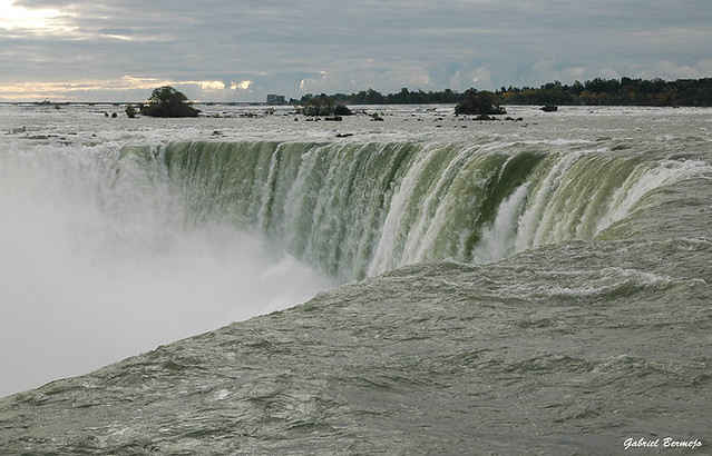 The edge - Niagara Falls