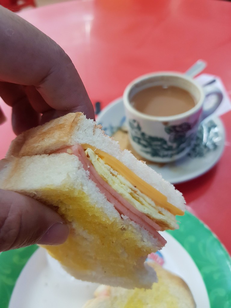 三合一三文治 Cheese Ham Egg Sandwich rm$5 & 海南茶 Hailam Cha rm$2.2 @ Thong Kee Kopitiam 溏记海南茶室, Glenmarie Shah