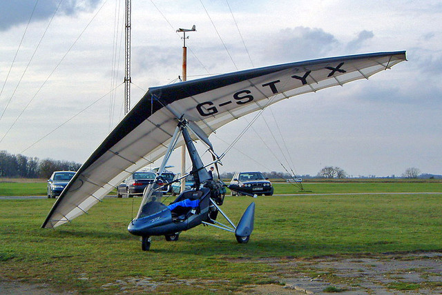 G-STYX   Solar Wings Pegasus Quik [7932] Enstone~G 17/03/2004