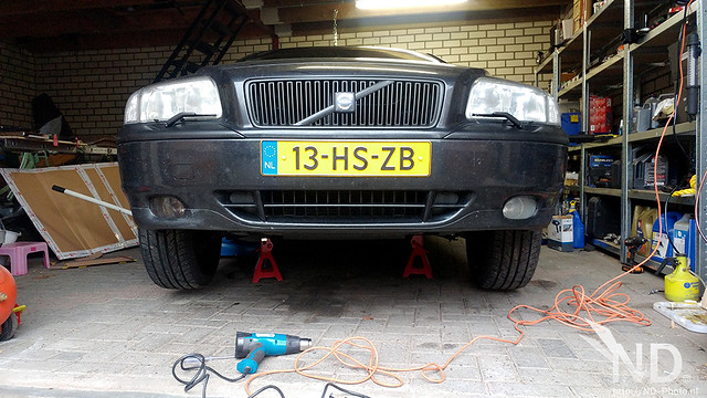 Volvo S80 2.4T Wrapping The Fog Lights