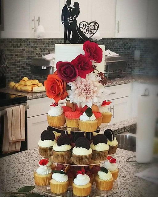 Wedding Cake by Sunshine's Sweets & Treats, LLC