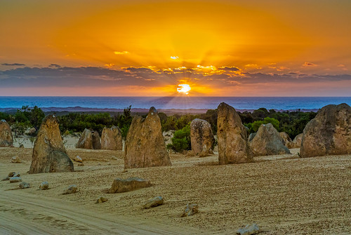 thepinnacles cervantes westernaustralia sunset turquiosecoast nambungnationalpark ngc fantasticnature