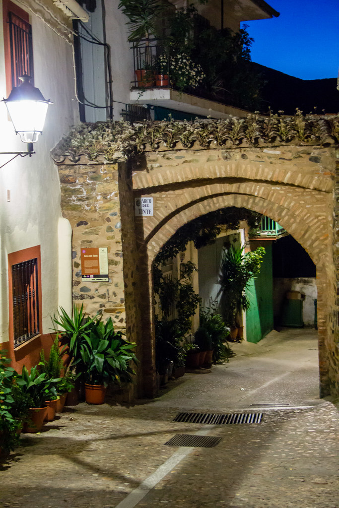 oportunidad Receptor enlace Arco del Tinte de muralla de noche Guadalupe Caceres 03 | Flickr