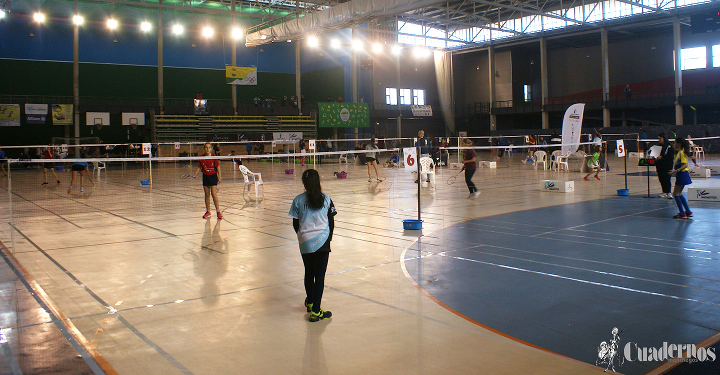 tomelloso-celebra-el-campeonato-regional-de-badminton-en-edad-escolar-3