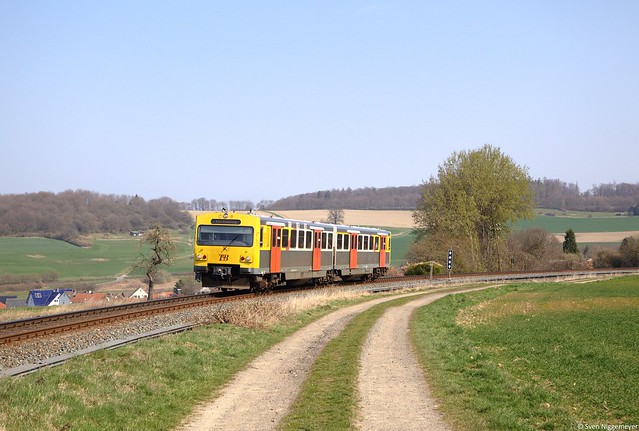 Ein VT2E der HLB (609 017) auf der RB15 nach Bad Homburg bei Hundstadt am 31.03.19