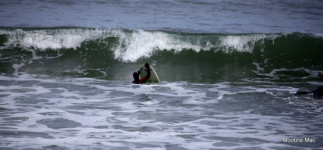 Aqua surfing waves