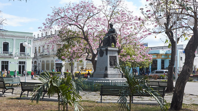 Monumento a Marta Abreu en la plaza Leoncio Vidal, Santa Clara, Cuba