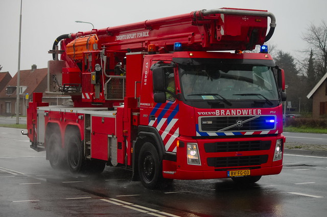 Brandweer Rotterdam-Rijnmond Post Schiedam Hoogwerker 17-0451