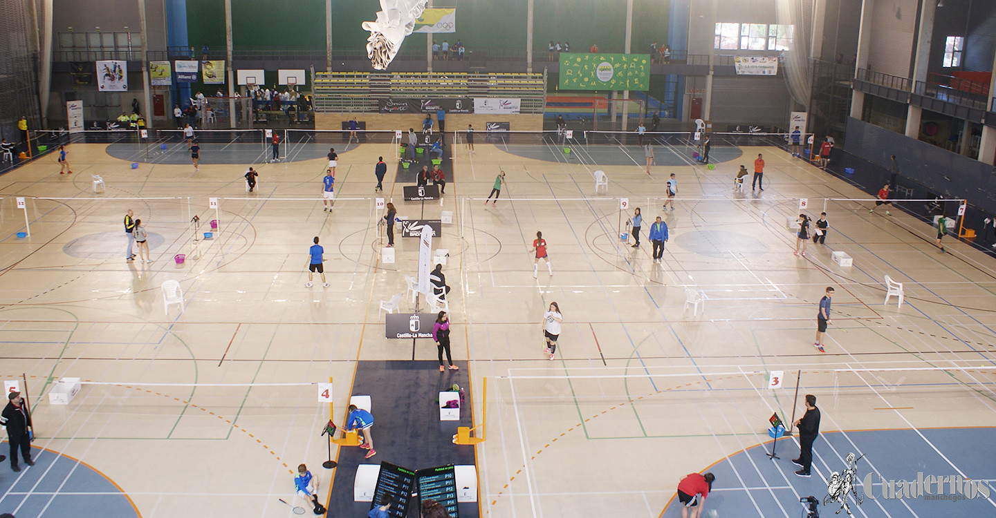 tomelloso-celebra-el-campeonato-regional-de-badminton-en-edad-escolar-9