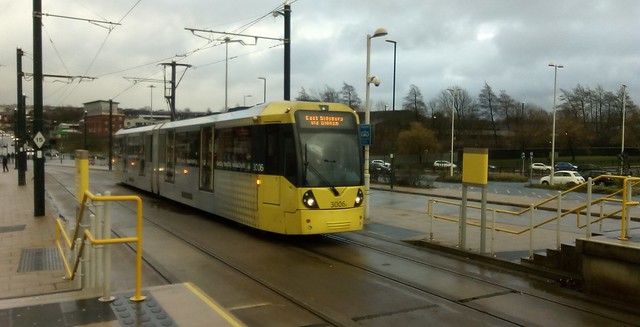 Metrolink 3006 tram coming into Oldham Mumps tram stop