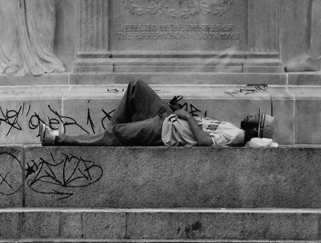 A Little Closer To The Monument Sleeper This Homeless Man Flickr a-little-closer-to-the-monument-sleeper-this-homeless-man-flickr