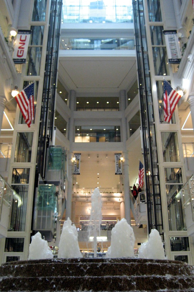 Confundir Glamour tráfico NYC - Manhattan Mall | While the Manhattan Mall is still a h… | Flickr