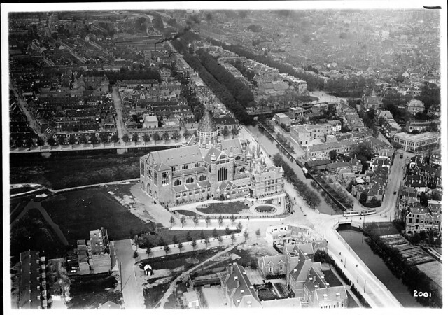 Haarlem, view of Kathedraal Basiliek St.-Bavo, 1920s