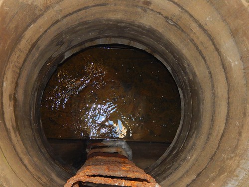 ostrava nikoncoolpix 2018 stoka sewer odpadnívoda wastewater západměsta westside poruba hošťálkovice revizníšachta revisionshaft kanalizace waterrecycling watertreatment sběračdiv dn14001600 kanalizačnísběrač interceptorsewer