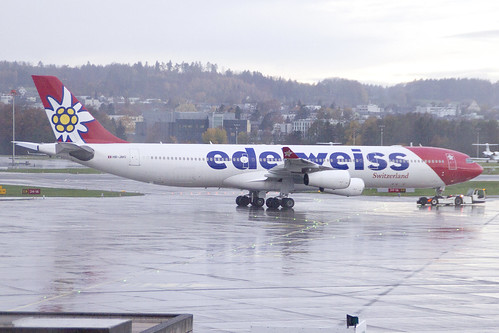 aircraft airport 2018 kloten zurich a340 hbjmg edelweiss air airbus a340313 562 2003 zrh lszh 13112018