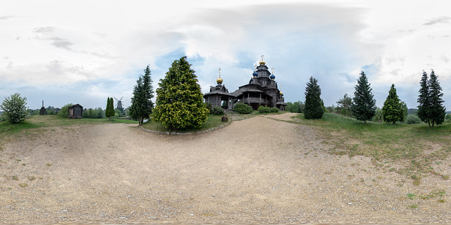 Russisch-orthodoxe Holzkirche Heiliger Nikolaus (360 x180)
