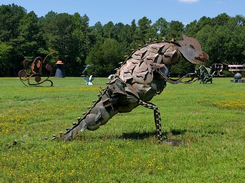 virginia publicart outdoorsculpture outdoorart halifaxcounty dinosaursculpture bobcagesculpturefarm junkart folkart virginiajunkart virginiafolkart