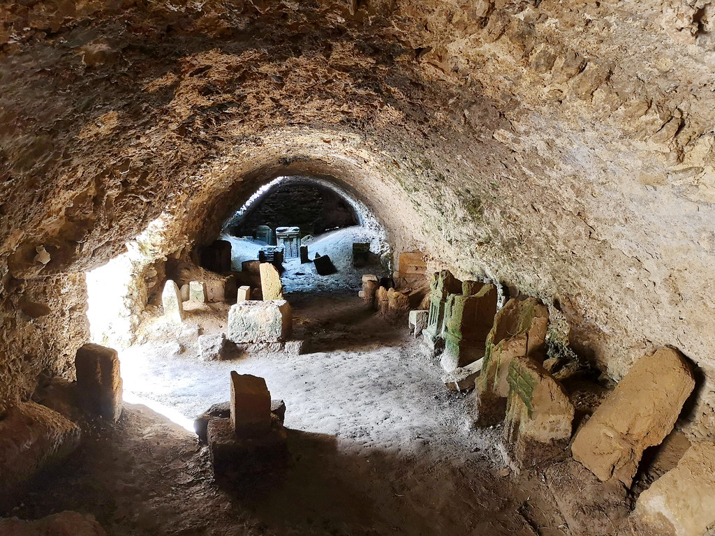 cueva tumba estelas de Necropolis Santuario Punico Tofet de Cartago o de Salambó Tunez