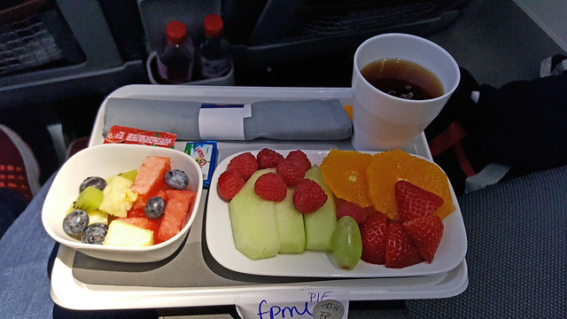 Inflight Fruit Meal on Flight LH 413 from Newark to Munich