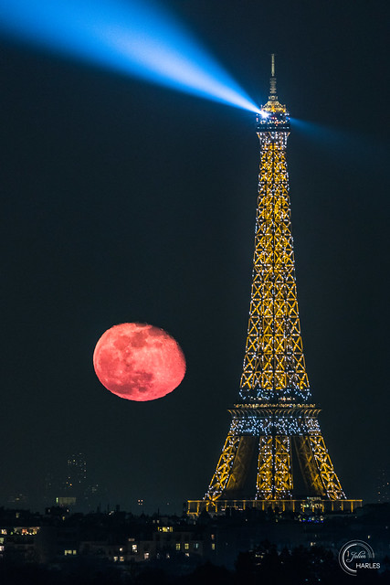Combo moon & shining Eiffel Tower 🌕✨