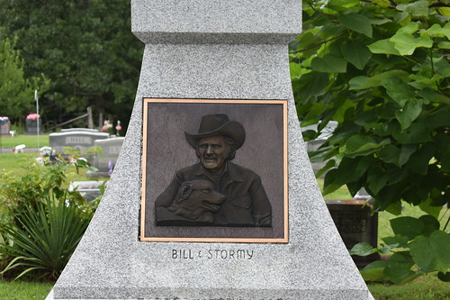 rosine cemetery grave monument fatherofbluegrass halloffame ohiocounty grandoleopry bluegrass billmonroe