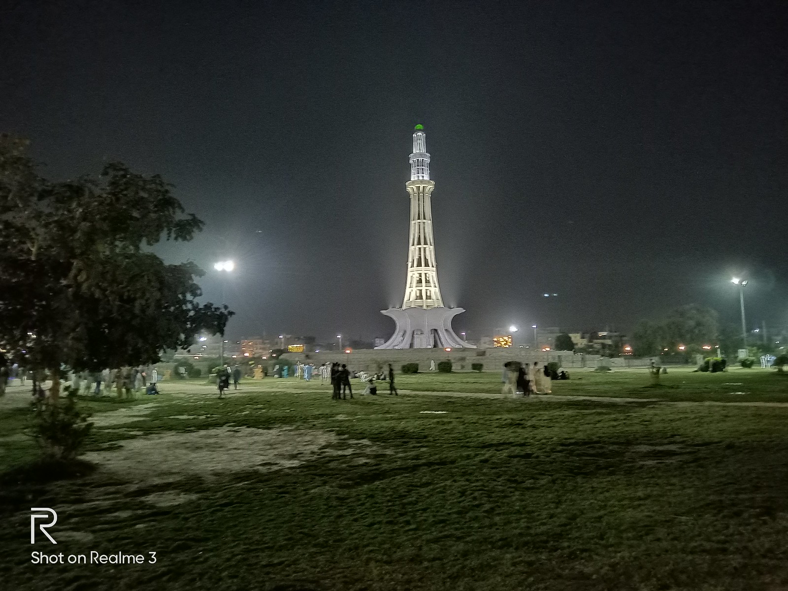 Minear-e-Pakistan Picture with Night Scape Mode on Realme 3