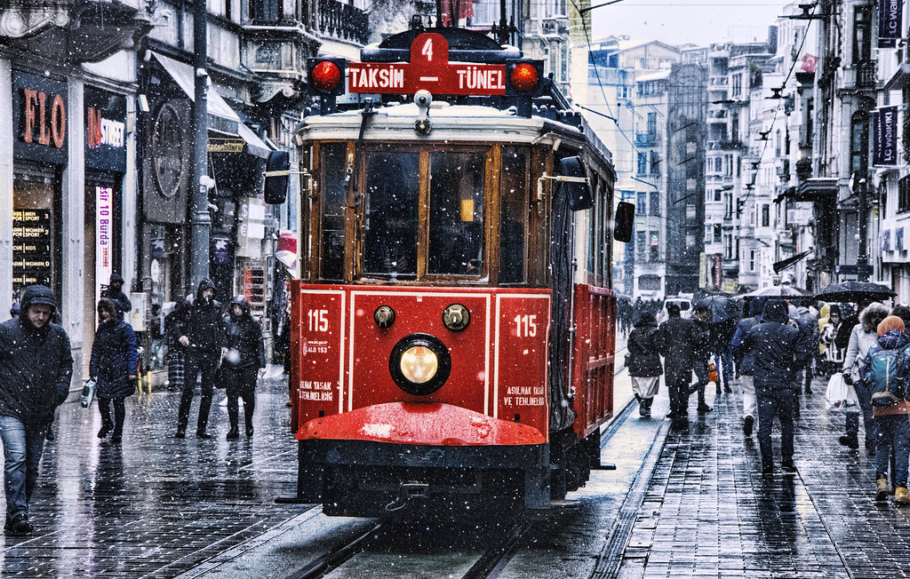 İstanbul İstiklal Caddesi / Nostaljik Tramvay | After closin… | Flickr