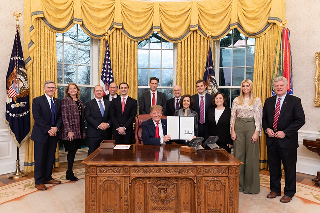 President Trump signs the Executive Order on “Maintaining American Leadership in Artificial Intelligence”