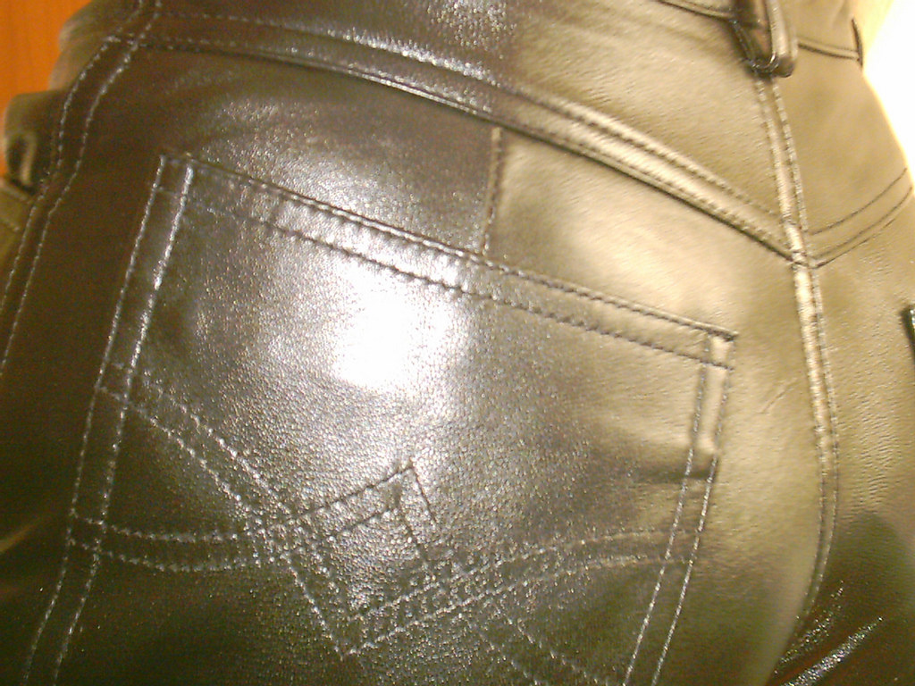 Leather trousers | Mature leather backside | Creaking1 | Flickr