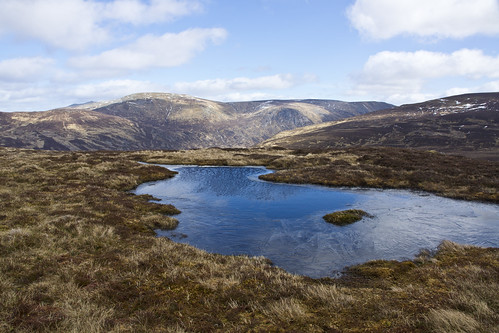 aberdeenshire scotland scottishhighlands highlands mountain hills water pool frozen ice cairngorms topic