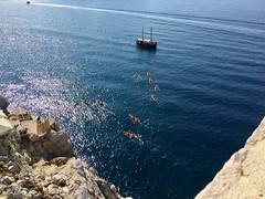 Croatie, Dubrovnik, Kayaks et bateau au large de la Tour Sv. Petar