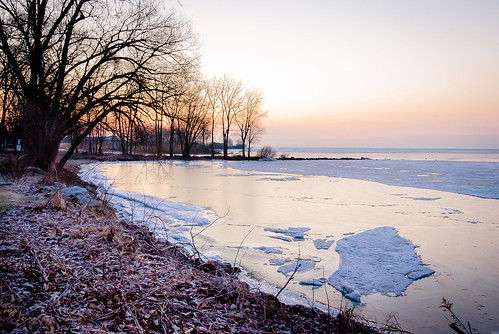 kingsville ontario winter lakeerie canada 2019 march ice lake sunrise shore park water