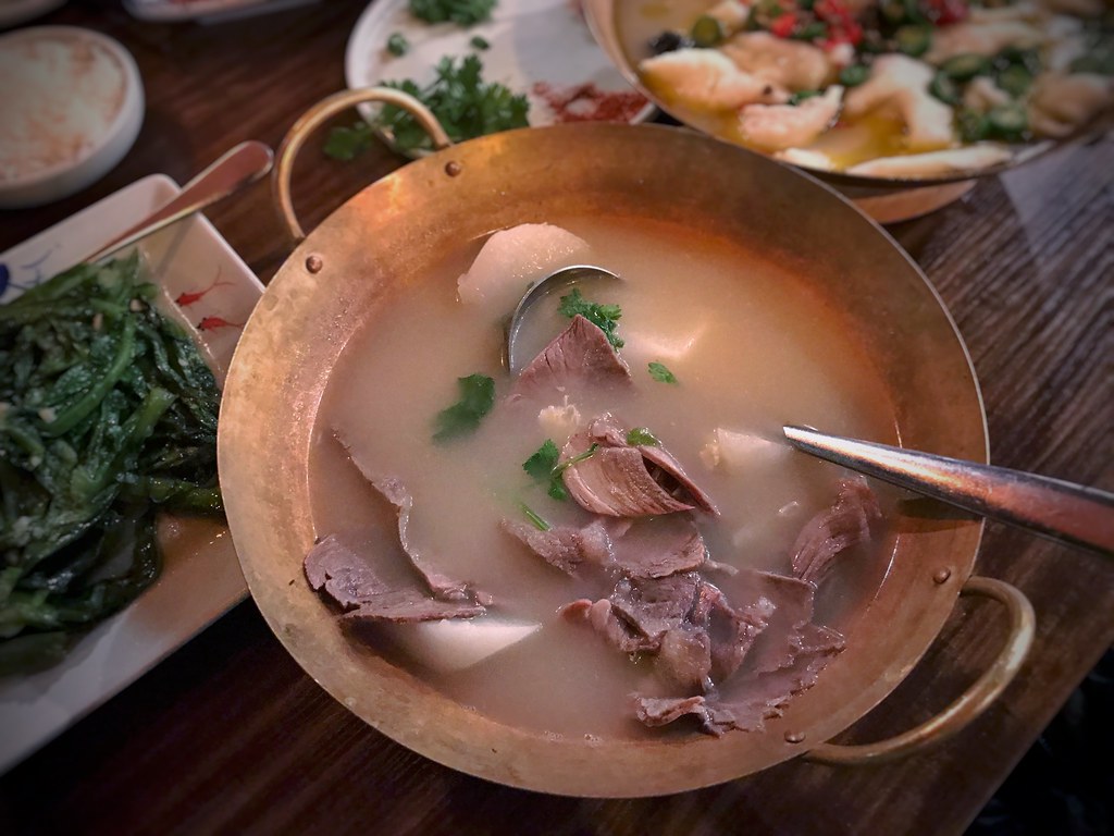 "Qiao-jiao" Beef Combination Soup of Leshan: Beef Slices, Beef Tripe, Beef Tendon, Radish, Cilantro, and Side Condiments: (Dry Chili Powder, Capsicum, Cilantro, Scallions)