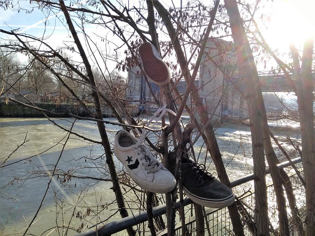 ABANDONED SNEAKERS