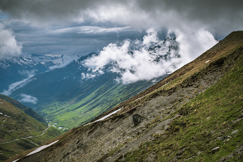 barèges france hautespyrénées occitanie pyrénées sers tourmalet montagne mountain mountainside col cloud sky slopes road nuages paysage landscape fujifilmxt20 xt20 midipyrénées superbarèges