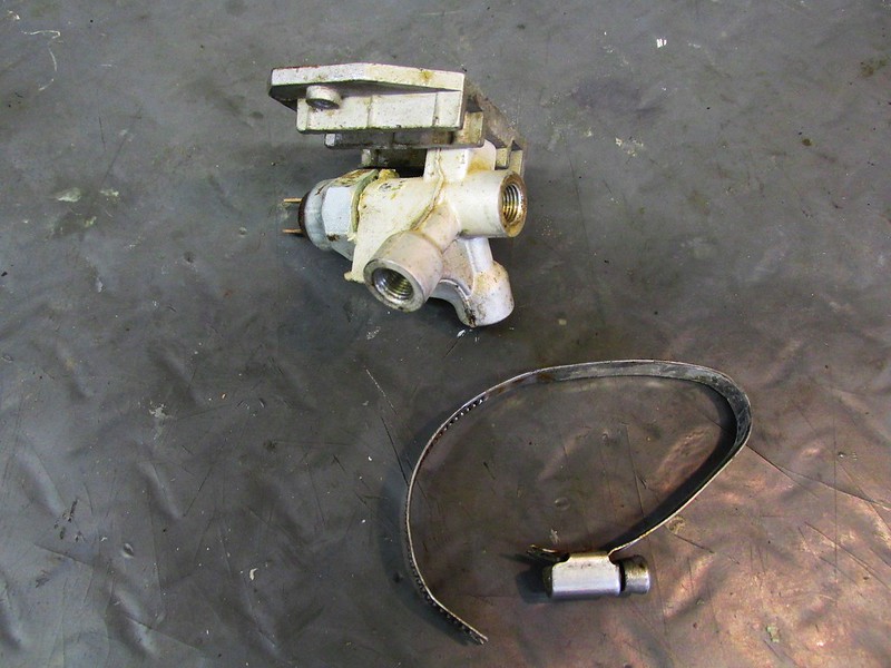 Front Brake Line Manifold With Front Brake Light Switch (Left)