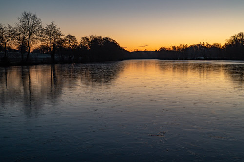 southwick lake water frozen ice hampshire england goldenhour sunrise sony alpha a58