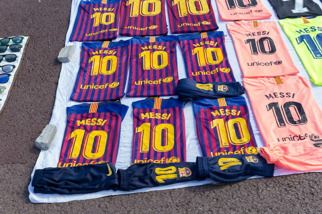 Street vendor sells Lionel Messi FC Barcelona soccer jerse… - Flickr