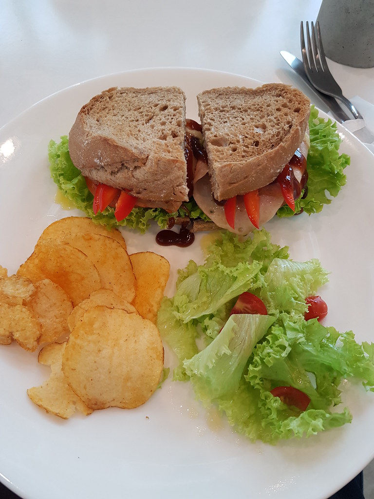 鸡肉三文治 Prima Chicken Sandwich rm$10.80 @ Juice & More at UOA Business Park, Shah Alam
