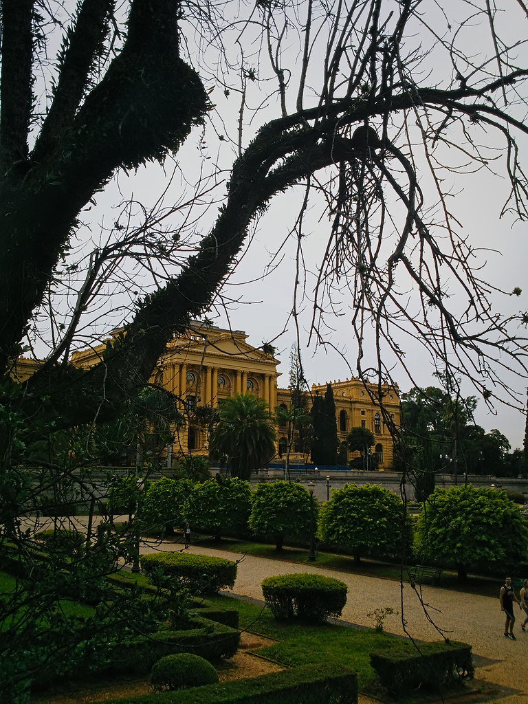museu do Ipiranga em uma manhã muito cinza