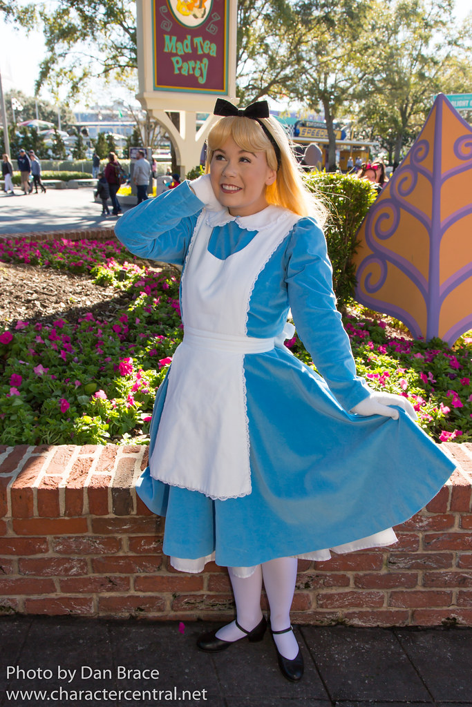 Meeting Alice | Walt Disney World. January 2019. www.charact… | Flickr