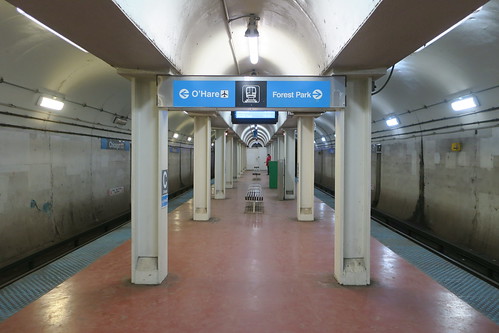 Blue Line platform at Chicago