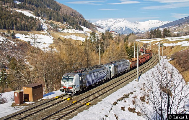 193.771 + 193.770 stoupají na Italskou hranici Brennero/Brenner mezi stanicemi Innsbruck a Matrei am Brenner, 19.2.2019